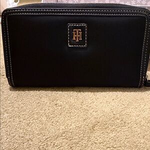 Tommy Hilfiger Black Zip-Around Wallet